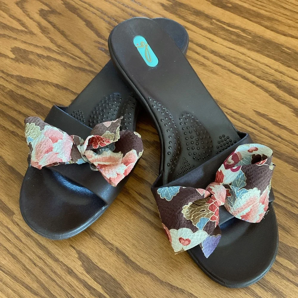 Oka b Madison Slides, Sz L (10-11)